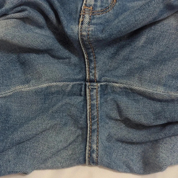 GUESS Distressed Mid-Rise Sexy Curve Skinny Jeans, Color Mid Wash Size 25 - Picture 13 of 16